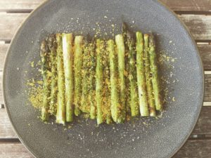 “Cheesy” Vegan Roasted Asparagus